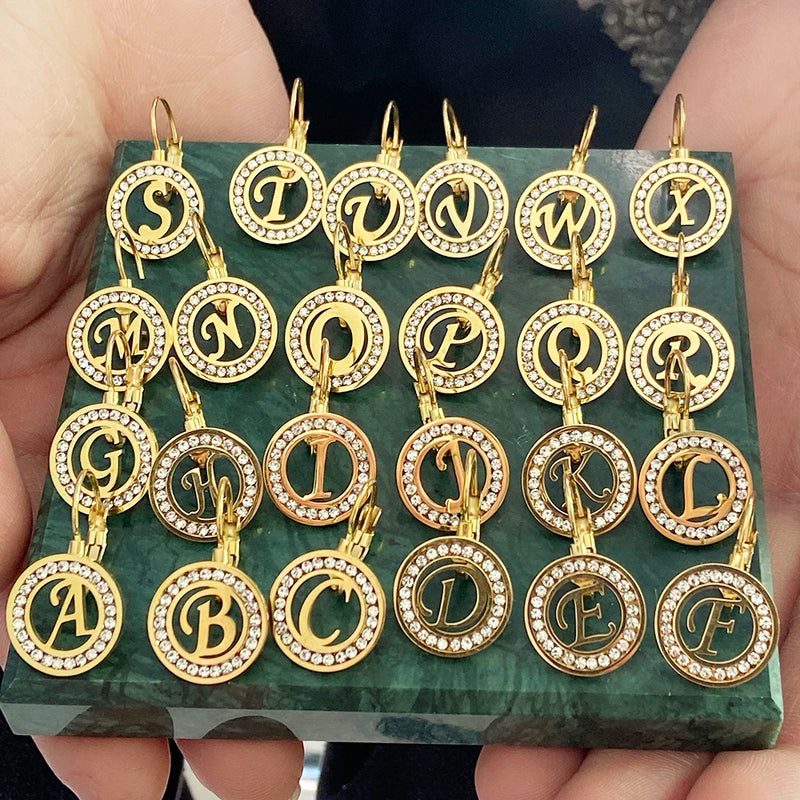 Aktuelle Schmucktrends für Frauen | Buchstabenohrringe für Frauen | Edelstahlohrstecker