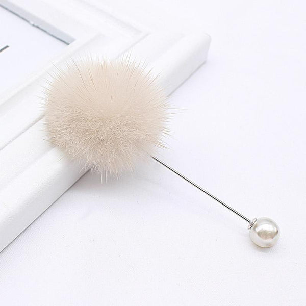 Süße Und Zierliche Perle Und Pompom Brosche