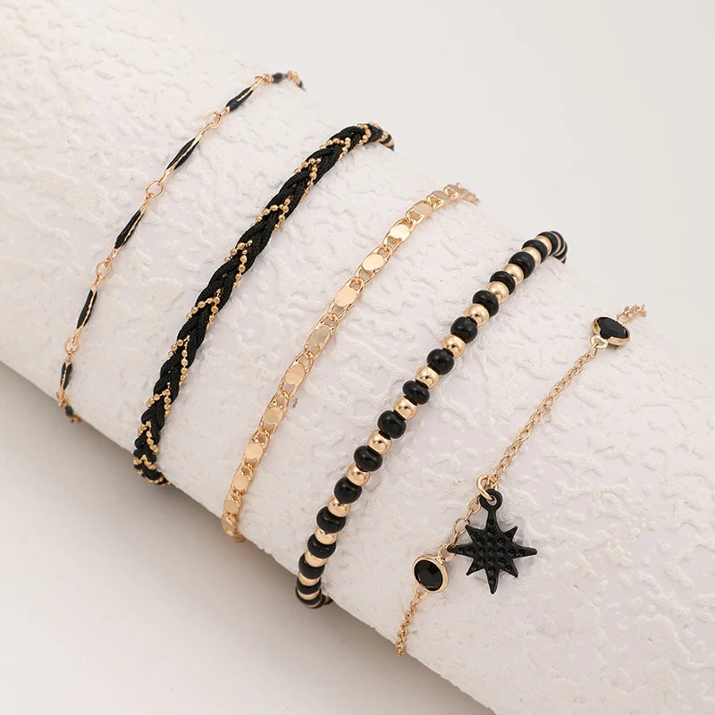 Bohemian Woven Rope Fußkettchen-Set mit geometrischen schwarzen Perlen und Tropfenöl