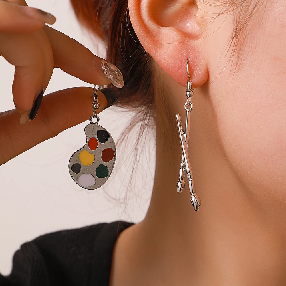 Modische Emaille asymmetrische Farb-Dangle-Ohrringe für Frauen Mädchen Künstlerpinsel-Palette Tropfenohrringe Malwerkzeug Ohrschmuck