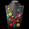 Bohemian Maxi Halskette für Frauen Party Schmuck Mehrschichtige Holzquaste Anhänger Statement Choker Blumenkette Kragen