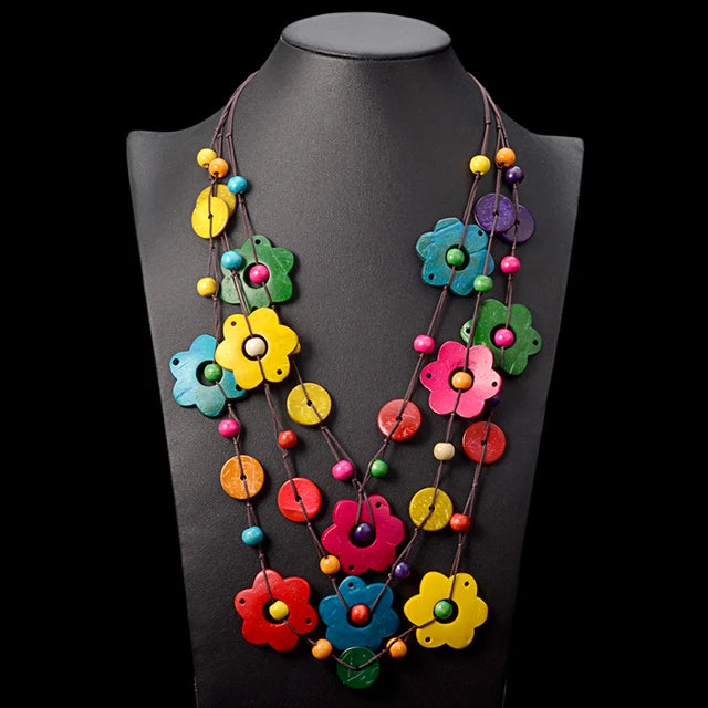Bohemian Maxi Halskette für Frauen Party Schmuck Mehrschichtige Holzquaste Anhänger Statement Choker Blumenkette Kragen