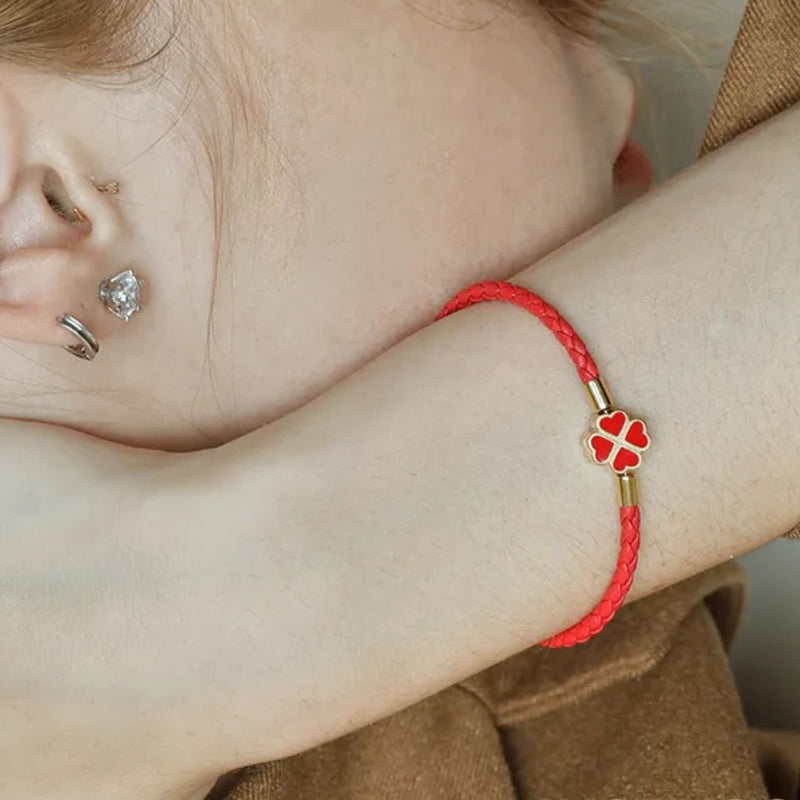 Vierblättriges Kleeblatt geflochtenes Lederarmband