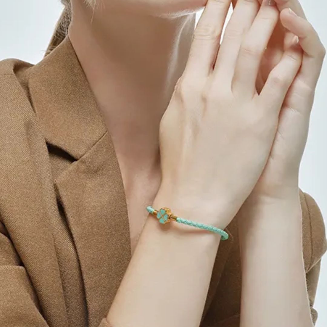 Vierblättriges Kleeblatt geflochtenes Lederarmband