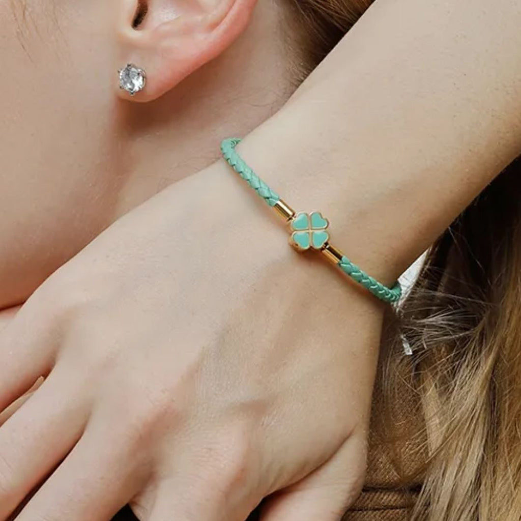 Vierblättriges Kleeblatt geflochtenes Lederarmband