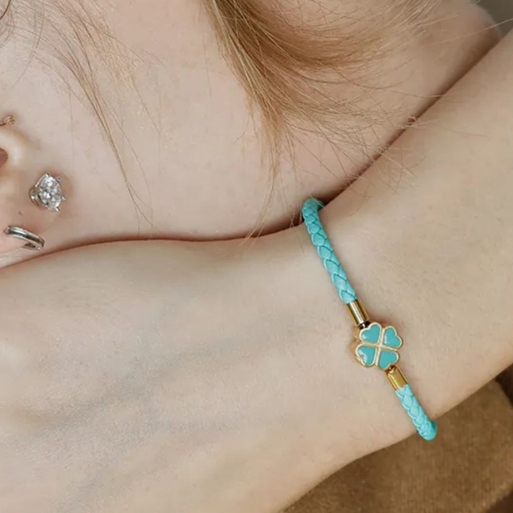 Vierblättriges Kleeblatt geflochtenes Lederarmband