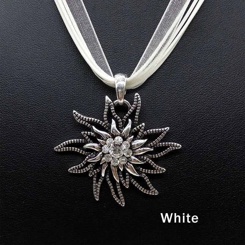 Edelweiss Accessoires für traditionelle Trachtenkostüme mit Strasssteinen