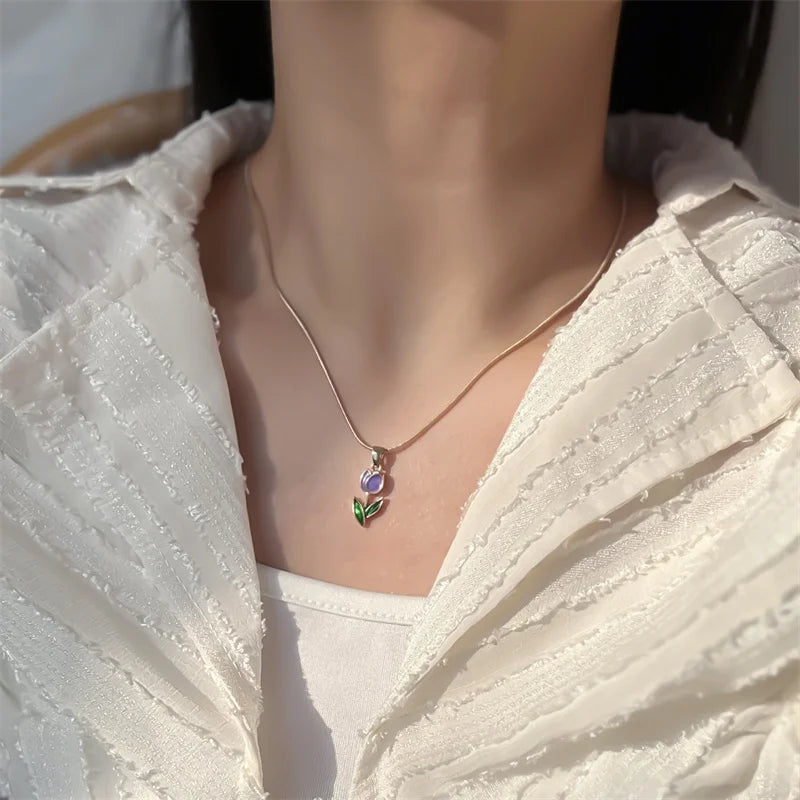 Elegante Vintage Tulpenblüten Anhänger Halskette für Damen - Hochwertiger Schmuck für Hochzeiten und Partys