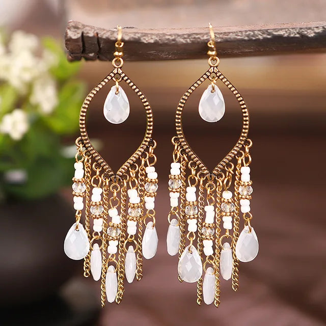 Bunte Vintage-Ohrringe mit langen Perlen für Frauen - Ethnischer Stil, goldfarbene Kettenquaste - Boho Hochzeitsschmuck