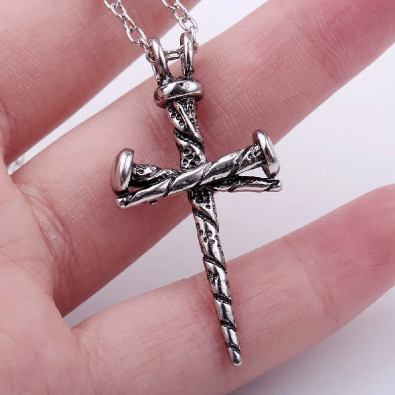 Herren Halskette mit Vintage Kreuzanhänger im Nageldesign - Punk Gothic Herrenschmuck mit neuem Design