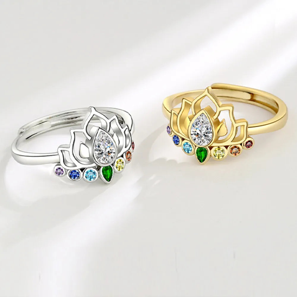 Bunte Yoga Ringe mit Lotusblume und 7 Chakren für Frauen - Heilende Regenbogenkristalle Amuletschmuckgeschenke