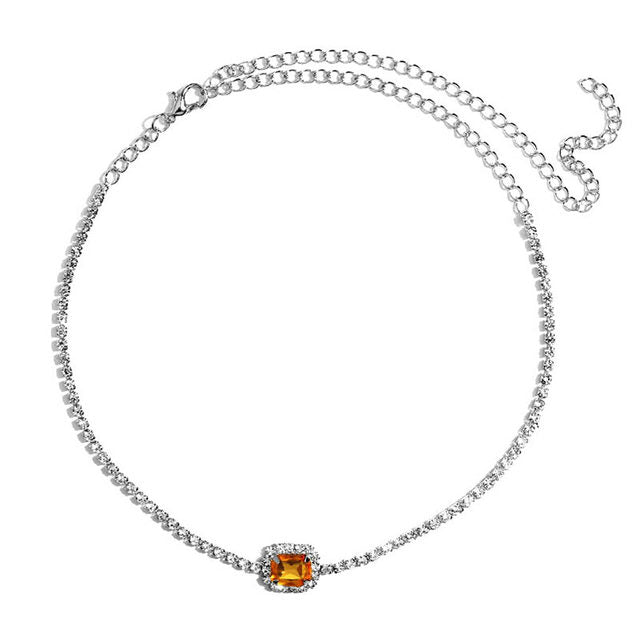 Halskette mit Schmetterlingsanhänger