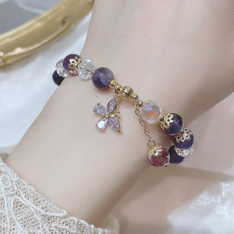 Chavri Charm-Armband mit natürlichem Amethyst-Kristall, spiritueller Schmetterling
