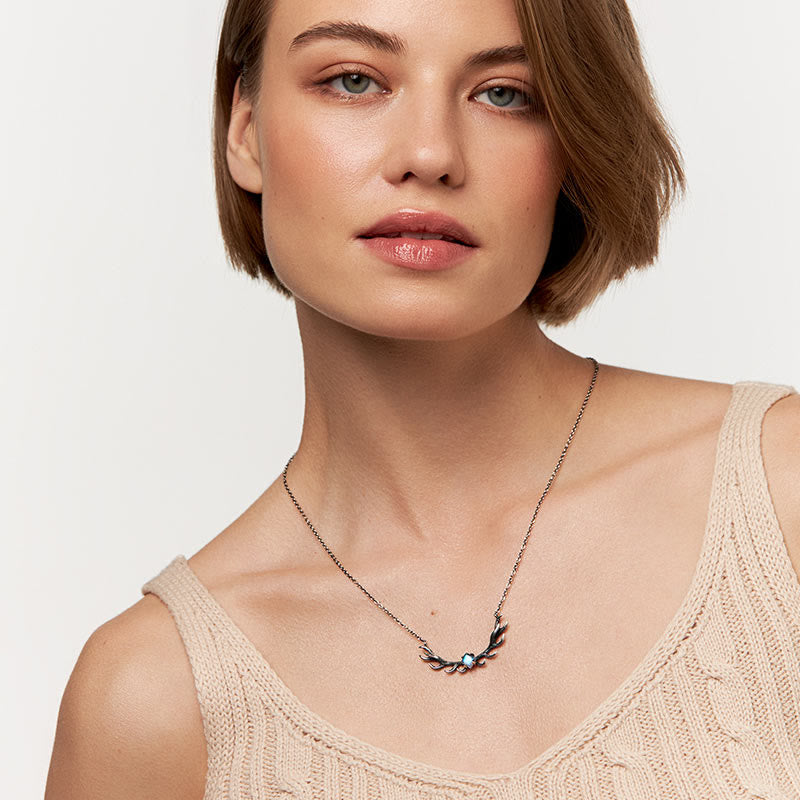 Hirschgeweih -Mondsteinkette