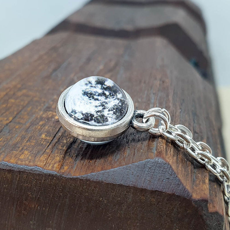 Doppelseitiges Glasmond -Phase -Halskette