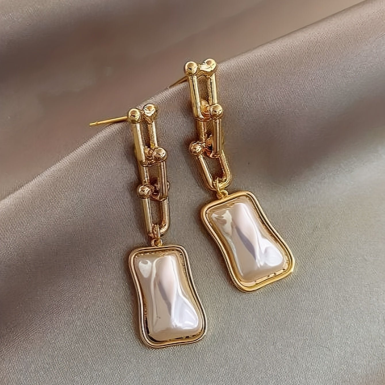 Alessandra Faux Pearl Ohrringe