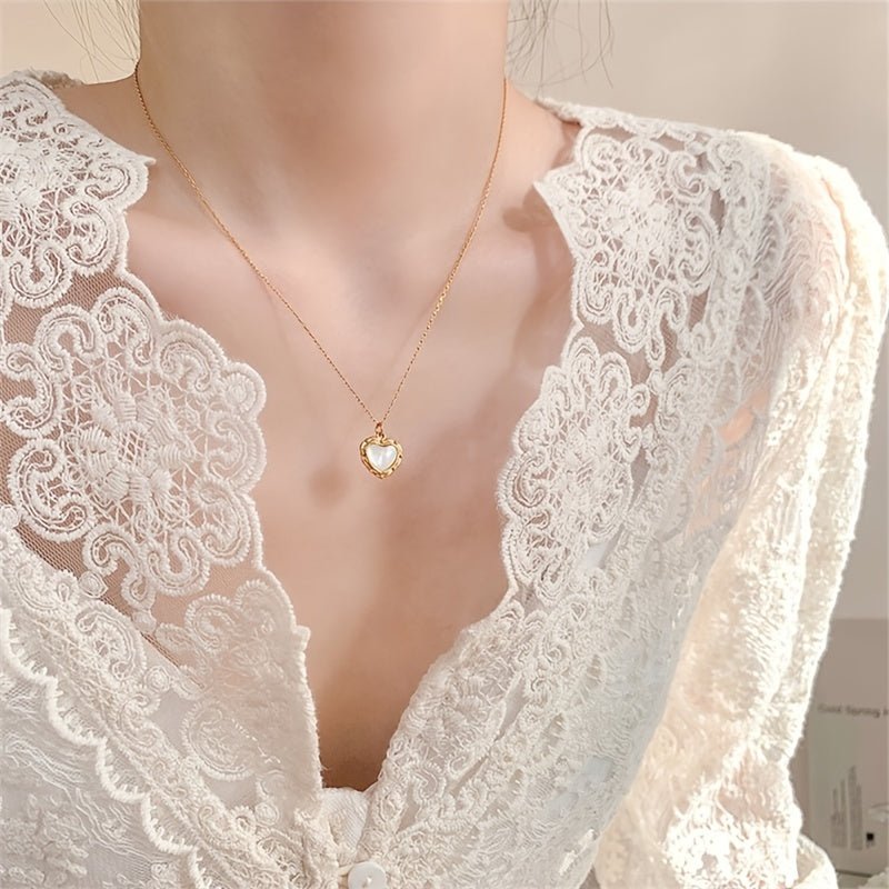 Ari 18K Gold Plated Heart Shell Halskette