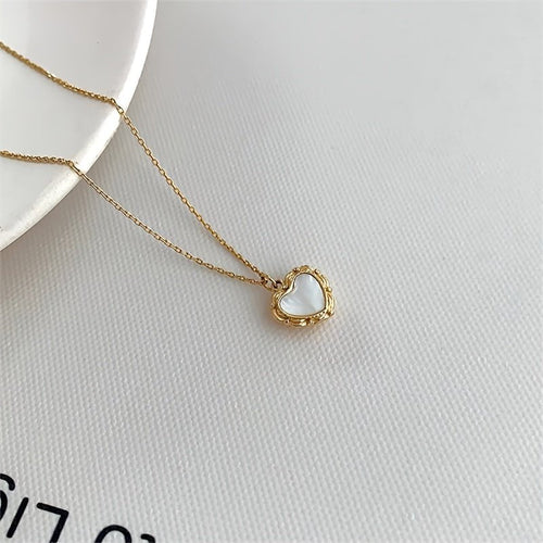 Ari 18K Gold Plated Heart Shell Halskette