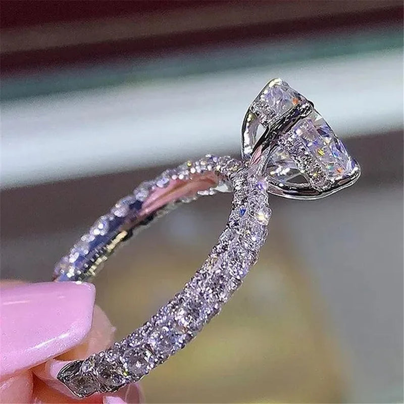 Exquisite Mode Silber Farbe Verlobungsringe für Frauen Mode Weiß Zirkon Steine Ring Jahrestag Braut Hochzeit Schmuck