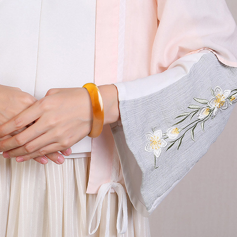 Chavri Reichtumsarmband aus natürlicher goldener Seide und Jade