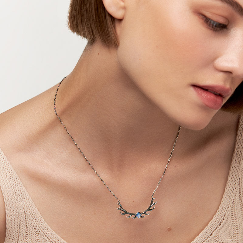 Hirschgeweih -Mondsteinkette