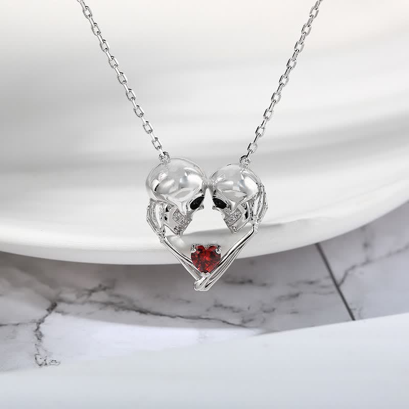 Verlieben Sie Sich Schädelpaar Mit Ruby Heart Halskette