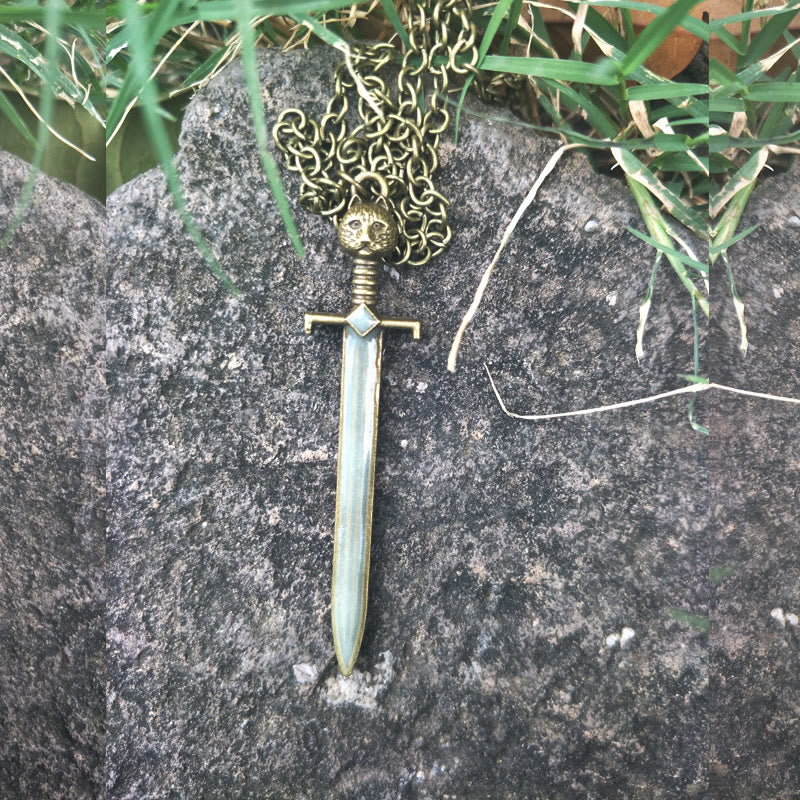 Kostenlos Schwert Der Damokles Leuchtet In Der Dunklen Schwertkette