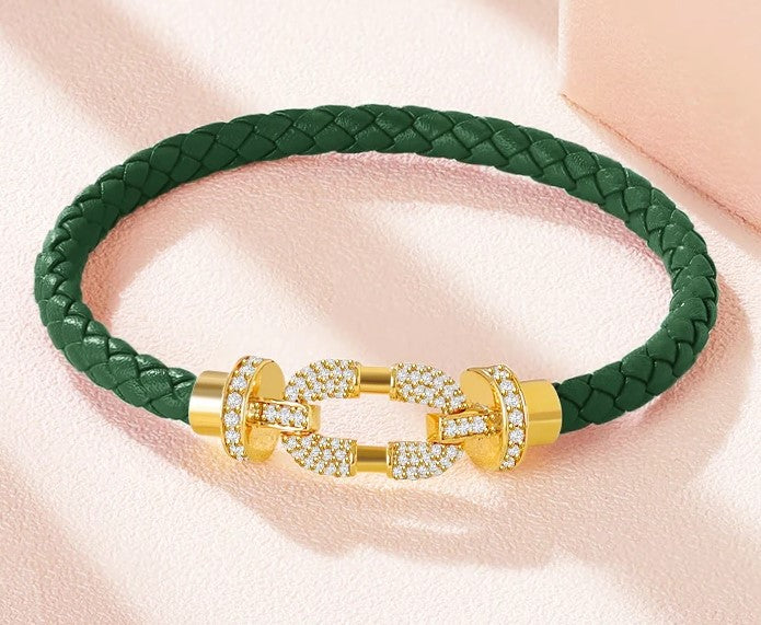 Rundes, mit Kristallen geflochtenes Lederarmband