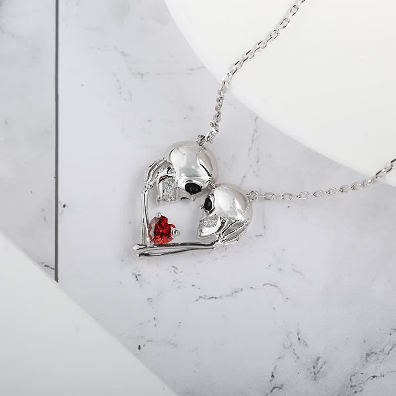 Verlieben Sie Sich Schädelpaar Mit Ruby Heart Halskette