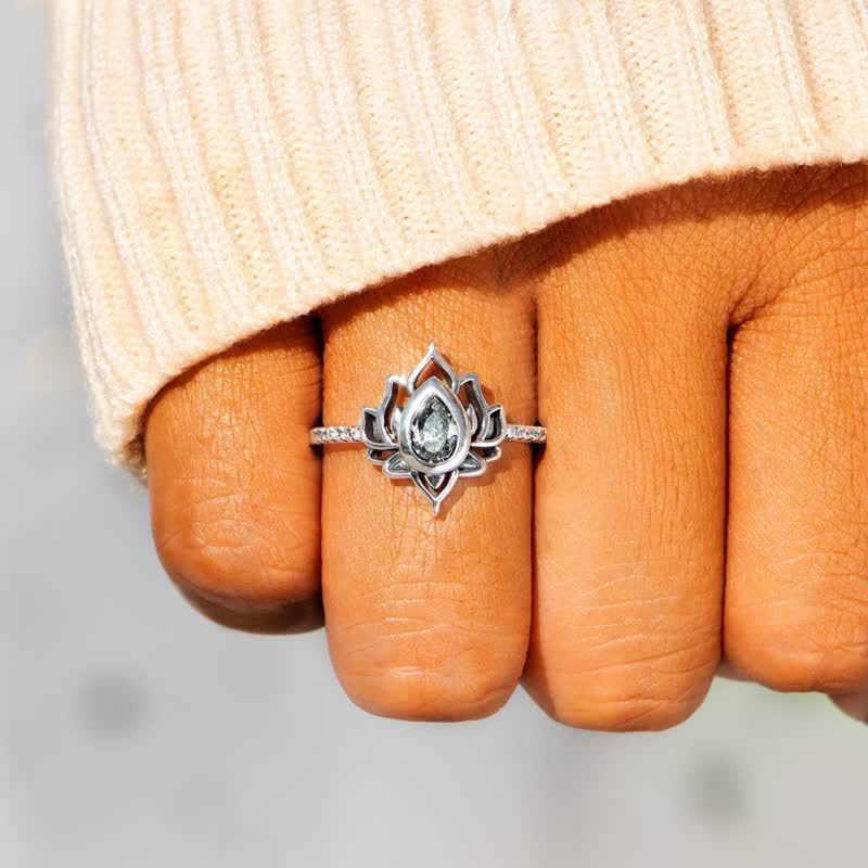Chavri Sterling Silber Lotus Zirkon Segensschutzring