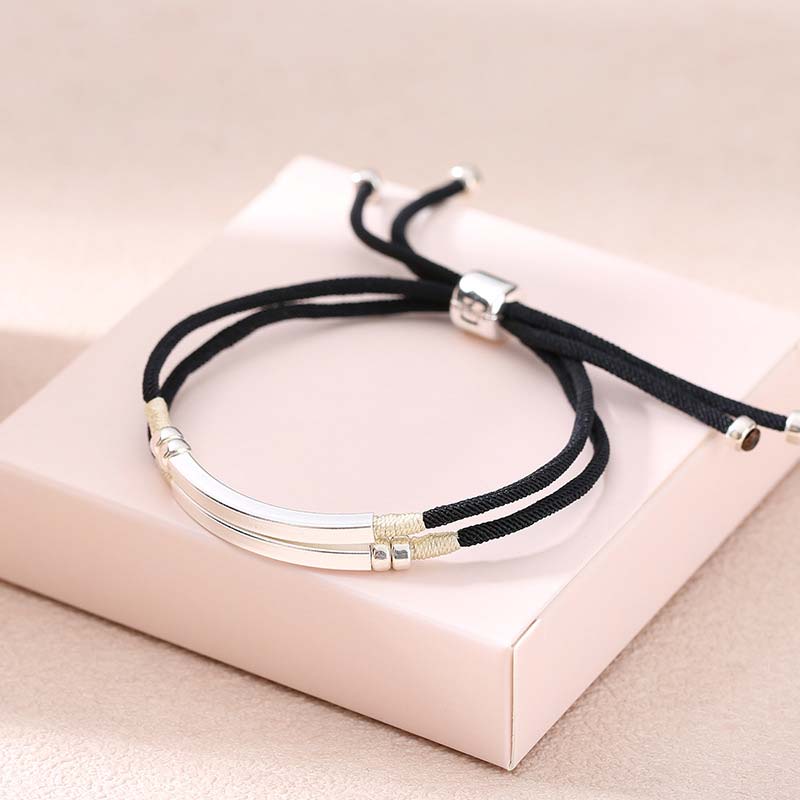 Chavri-Armband aus 925er-Sterlingsilber mit roter Schnur und geschichtetem Zopf