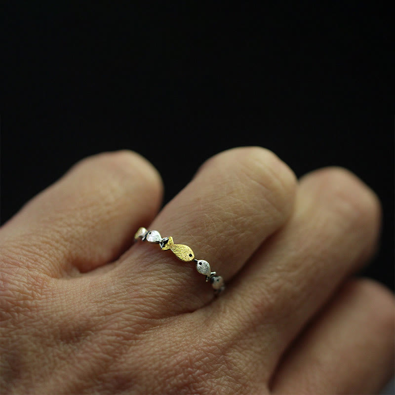 Schwimmen Gegen Den Aktuellen Fischring