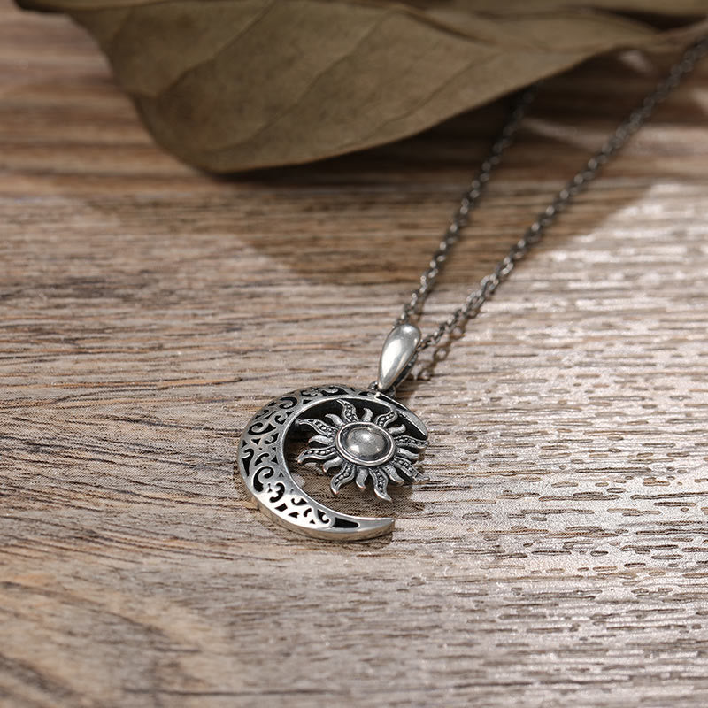 Mondsonne Keltische Sterling -Silber -Halskette
