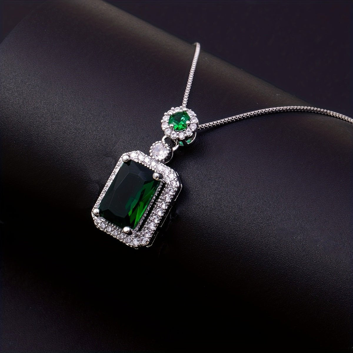Emmelina Zircon Quadratanhänger Halskette