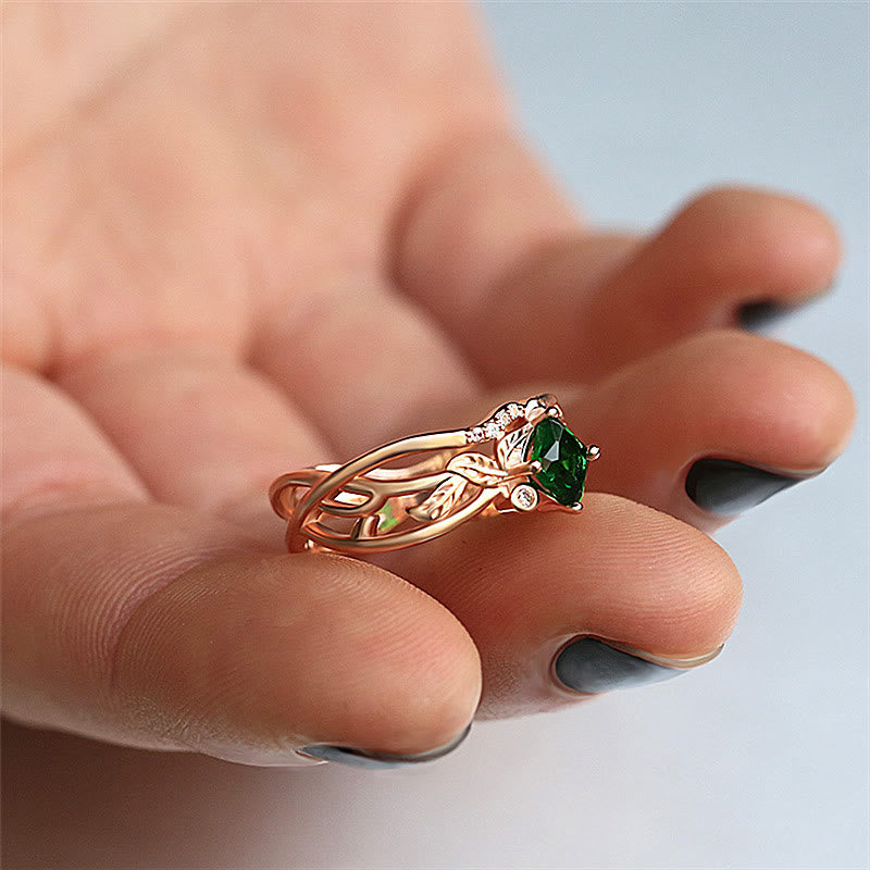 Fantasy Natur Inspirierte Stecking Emerald Ring