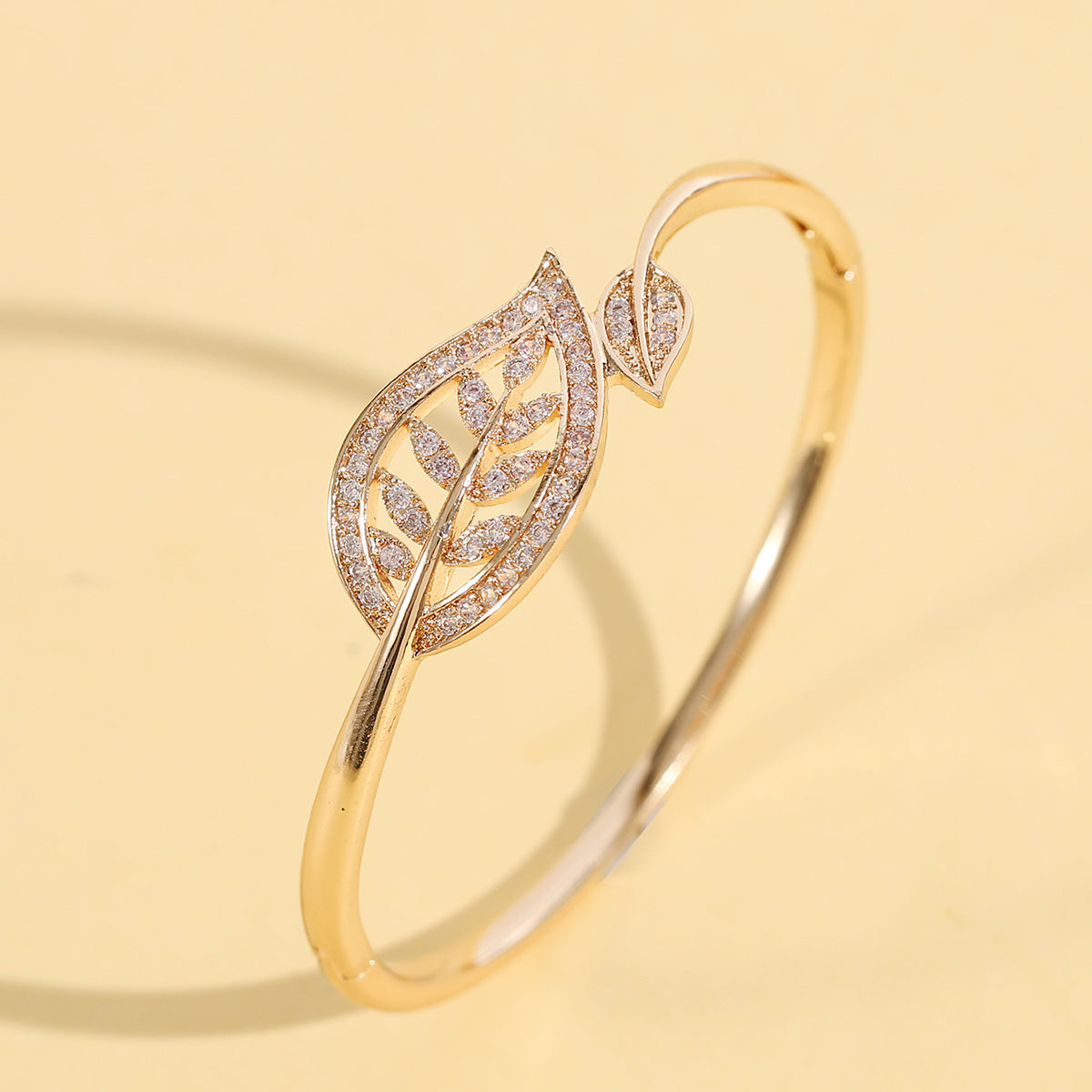Juliette 14K Gold Plattiert Blattarmarm