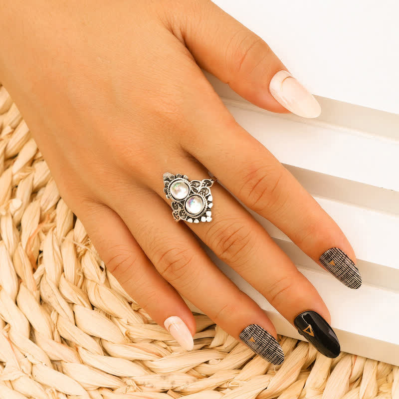 Friedensquelle Double Moonstone Ring