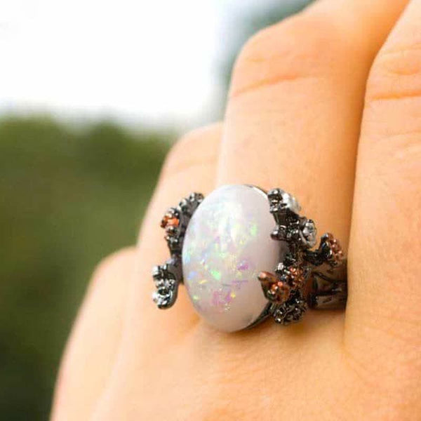 Mitternachtsblütenmagie Tree Opal Ring