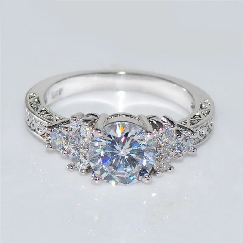 Exquisite Mode Silber Farbe Verlobungsringe für Frauen Mode Weiß Zirkon Steine Ring Jahrestag Braut Hochzeit Schmuck