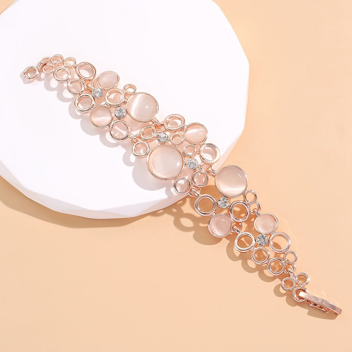 Fühlen Sie Pfirsichfarbenes Hohles Armband