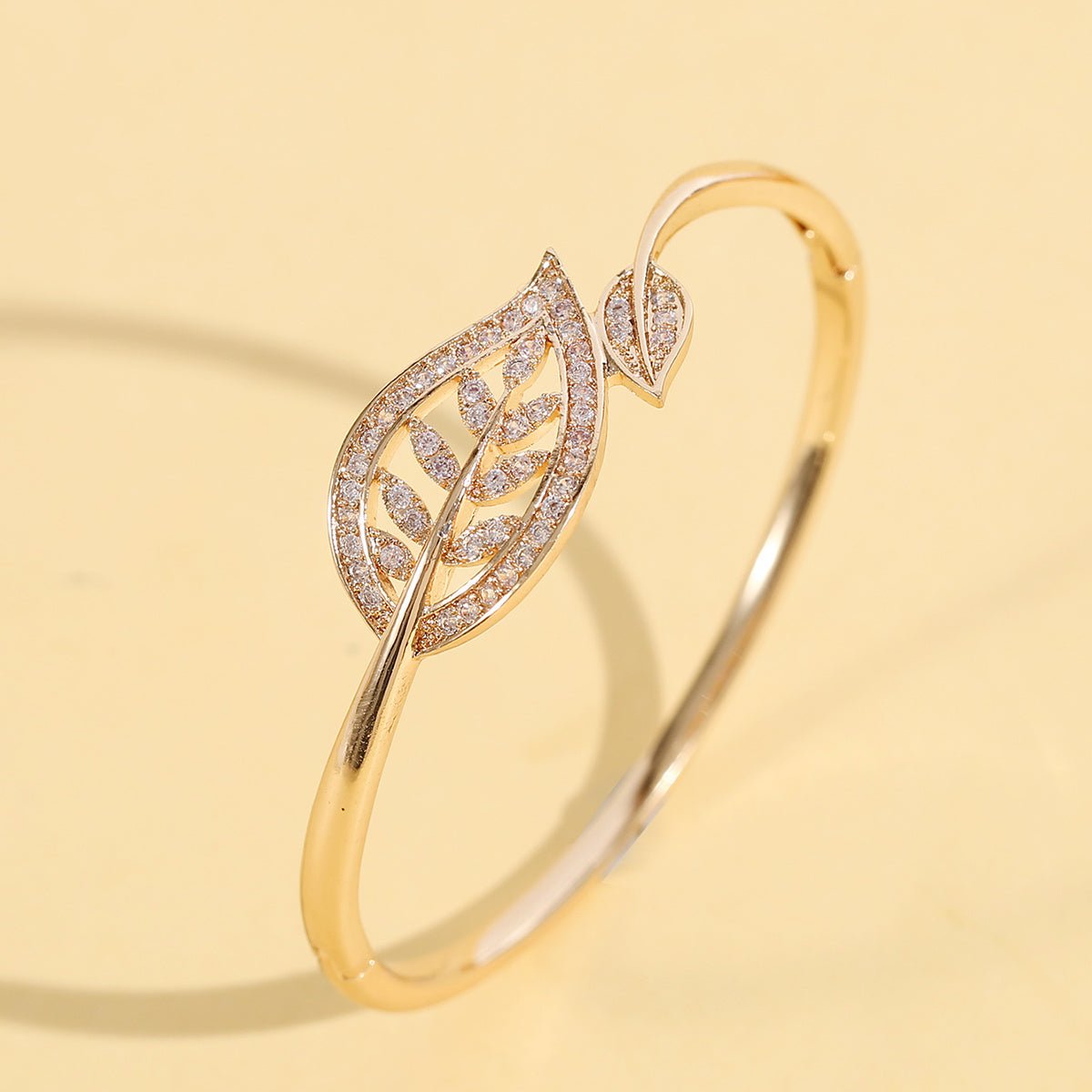 Juliette 14K Gold Plattiert Blattarmarm