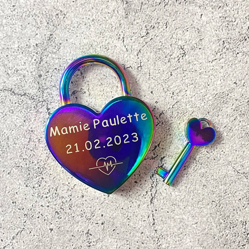 Liebesschloss mit Gravur