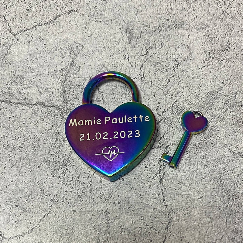 Liebesschloss mit Gravur