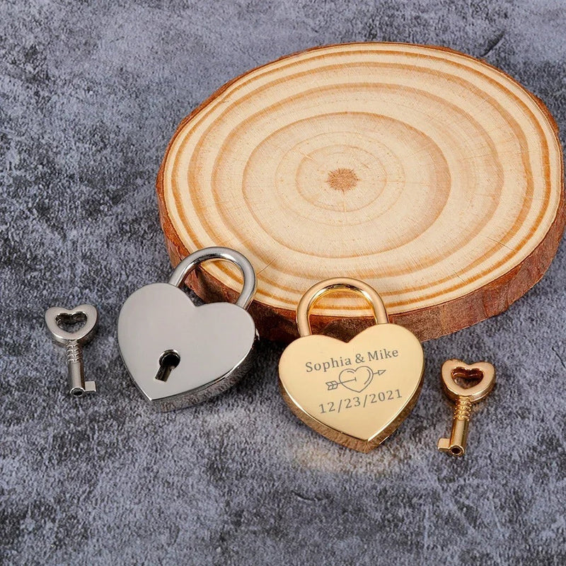 Liebesschloss mit Gravur