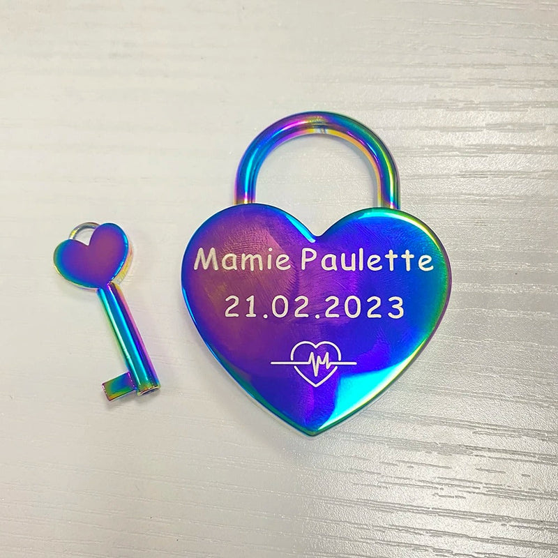 Liebesschloss mit Gravur