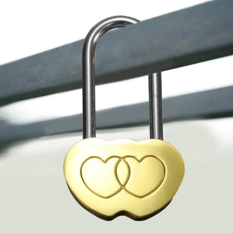 Liebesschloss mit Gravur