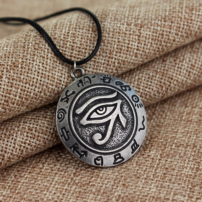 Ägyptisches Auge Des Horus  Charmanhängers In Lederkette
