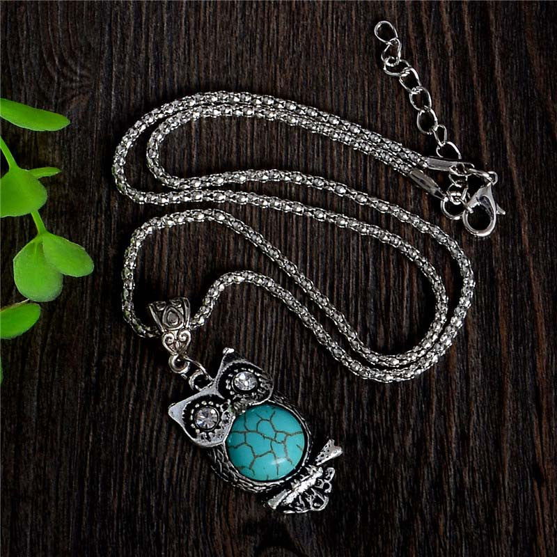 Blauer Opalstein Und Strasseule Anhänger Halskette Frauen Juwely