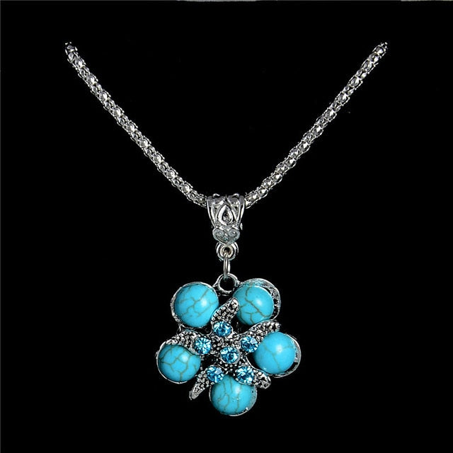 Blauer Opalstein Und Strasseule Anhänger Halskette Frauen Juwely