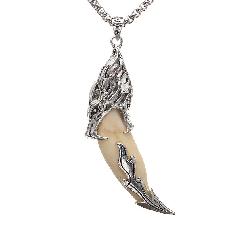 Silberplattiertes Wolf Zahnheiztstammesdesign
